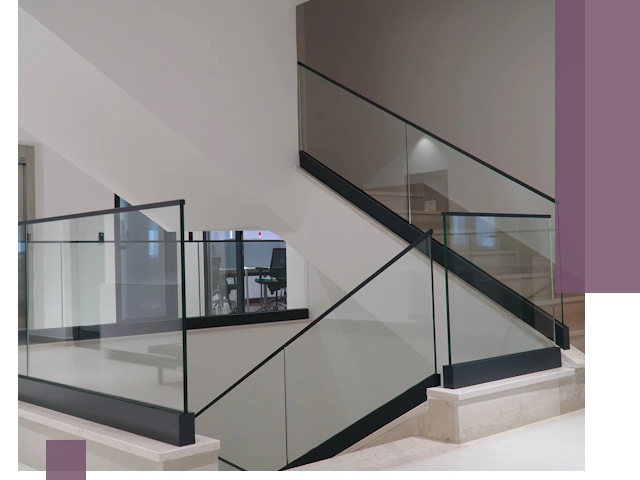 Стеклянные перила премиум-класса с установкой в Сафонове