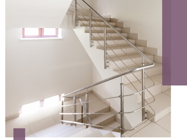 Установка и замена перил в подъезде в Сафонове